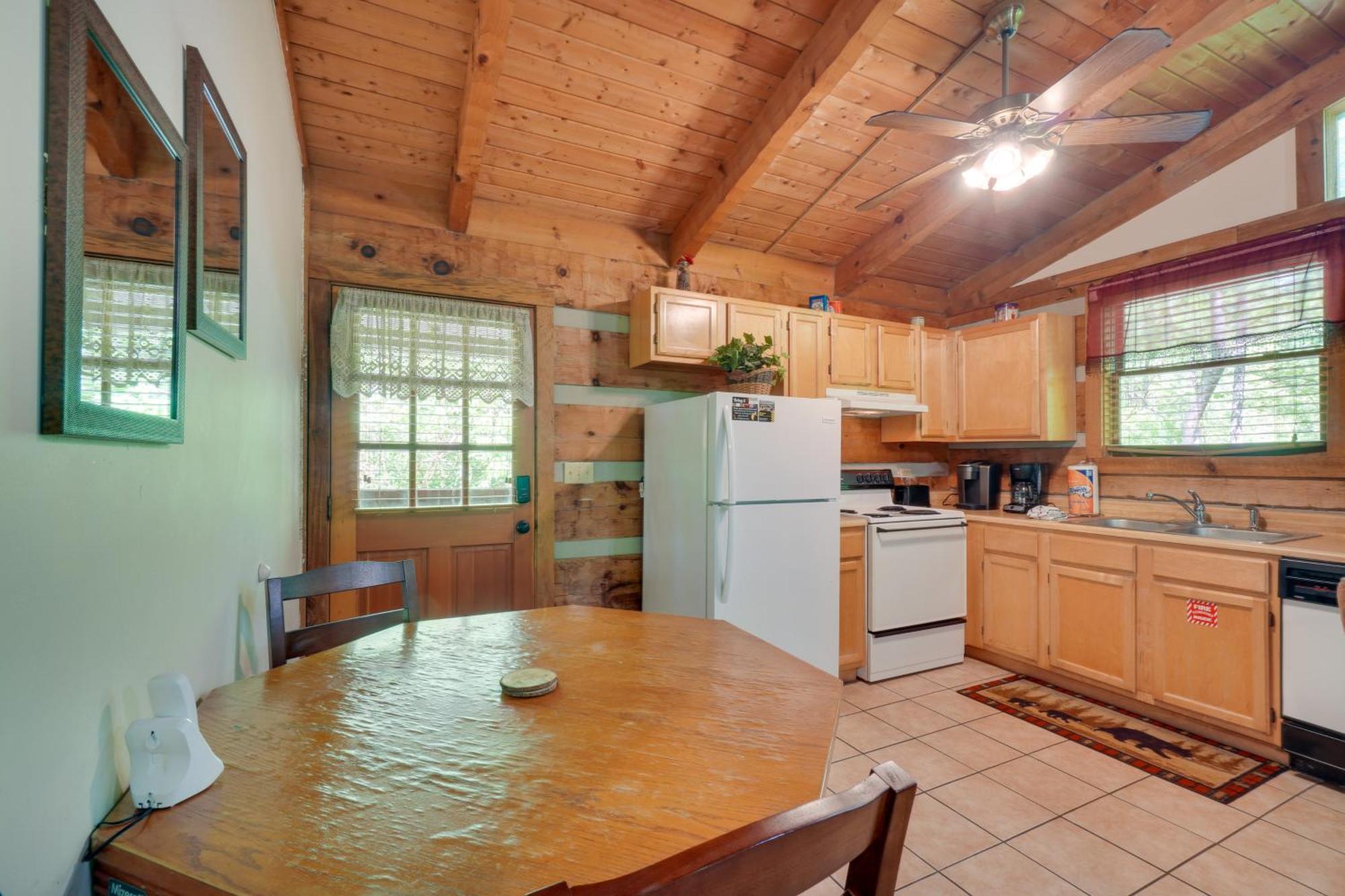 Gatlinburg Cabin With Hot Tub About 6 Mi To Downtown! Εξωτερικό φωτογραφία