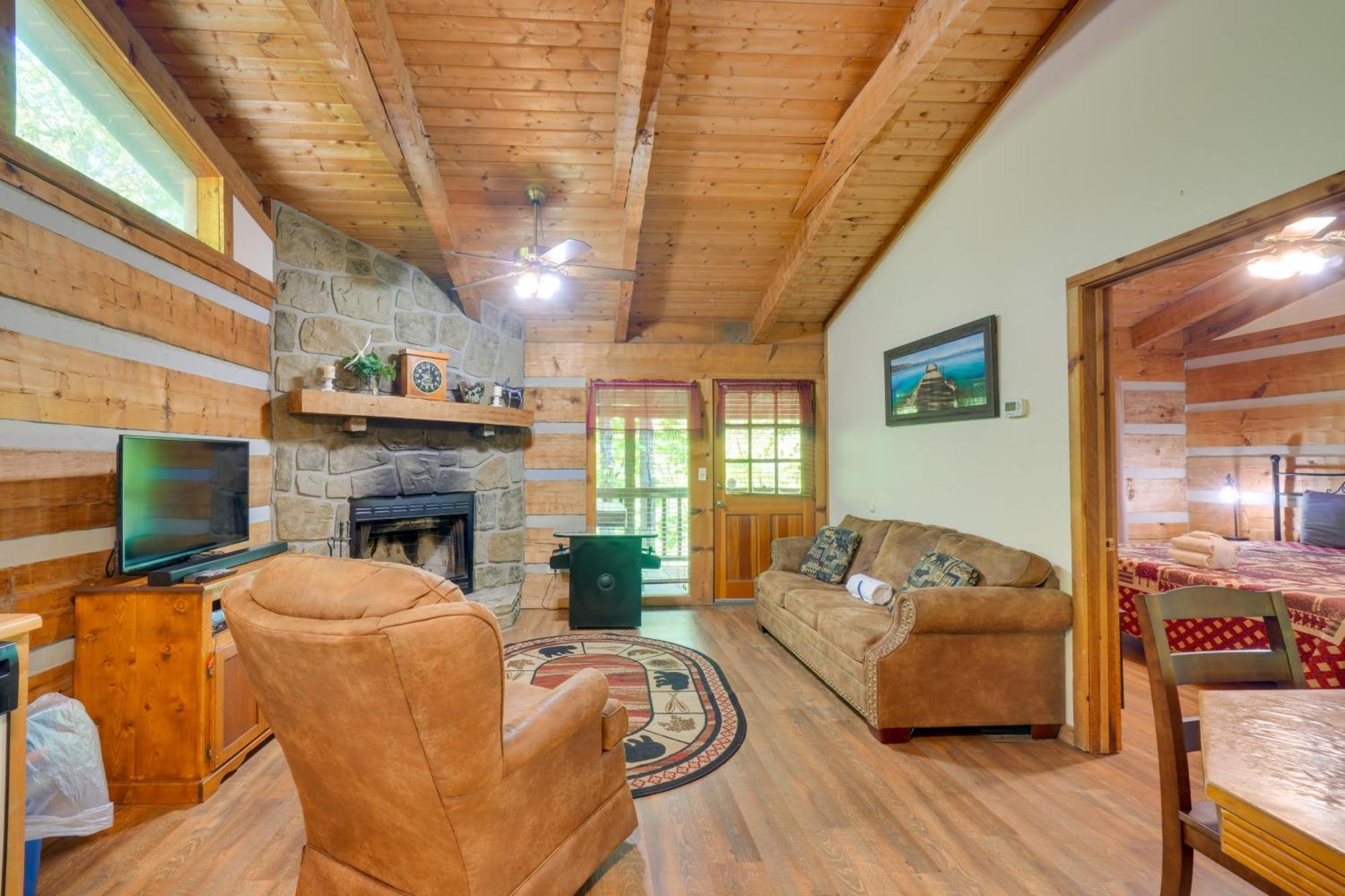 Gatlinburg Cabin With Hot Tub About 6 Mi To Downtown! Εξωτερικό φωτογραφία