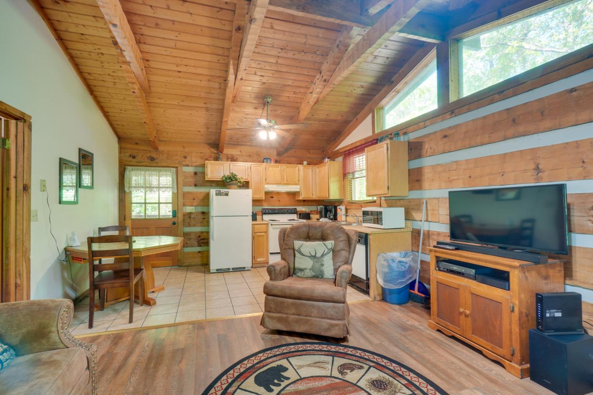 Gatlinburg Cabin With Hot Tub About 6 Mi To Downtown! Εξωτερικό φωτογραφία