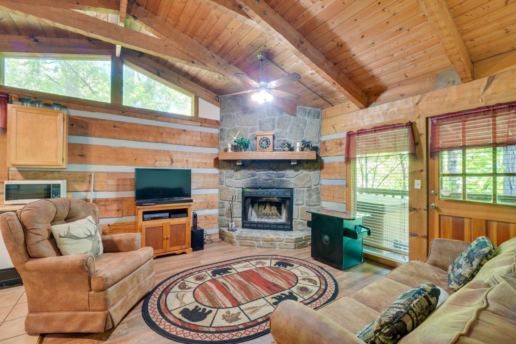 Gatlinburg Cabin With Hot Tub About 6 Mi To Downtown! Εξωτερικό φωτογραφία
